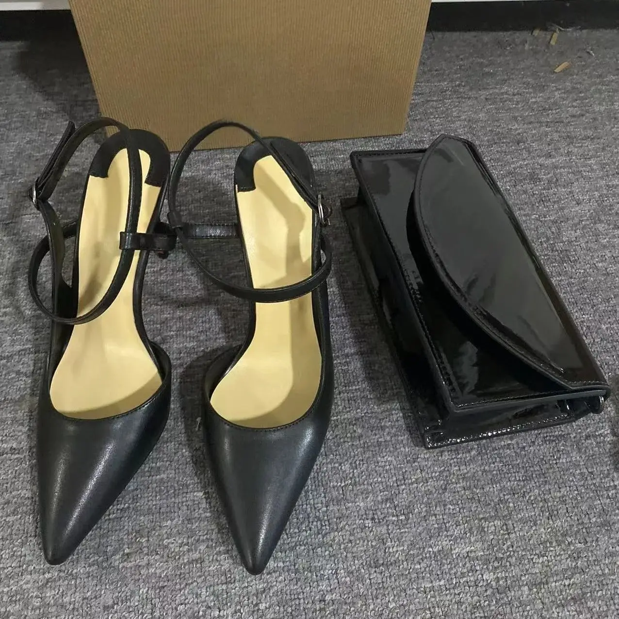 Hemegot Black Leather Sandales - Women Bags And Shoes 评论和价格