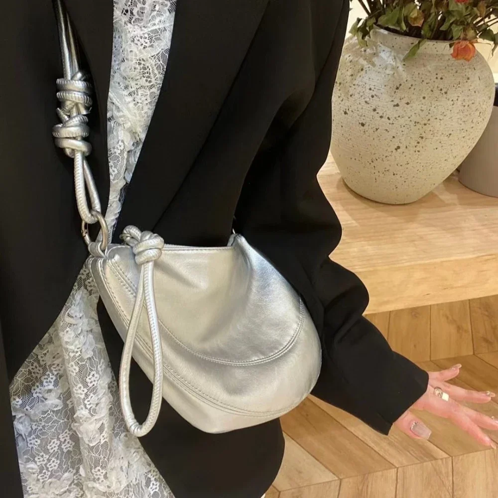 High End Casual Versatile One  - Half Moon Crescent 评论和价格