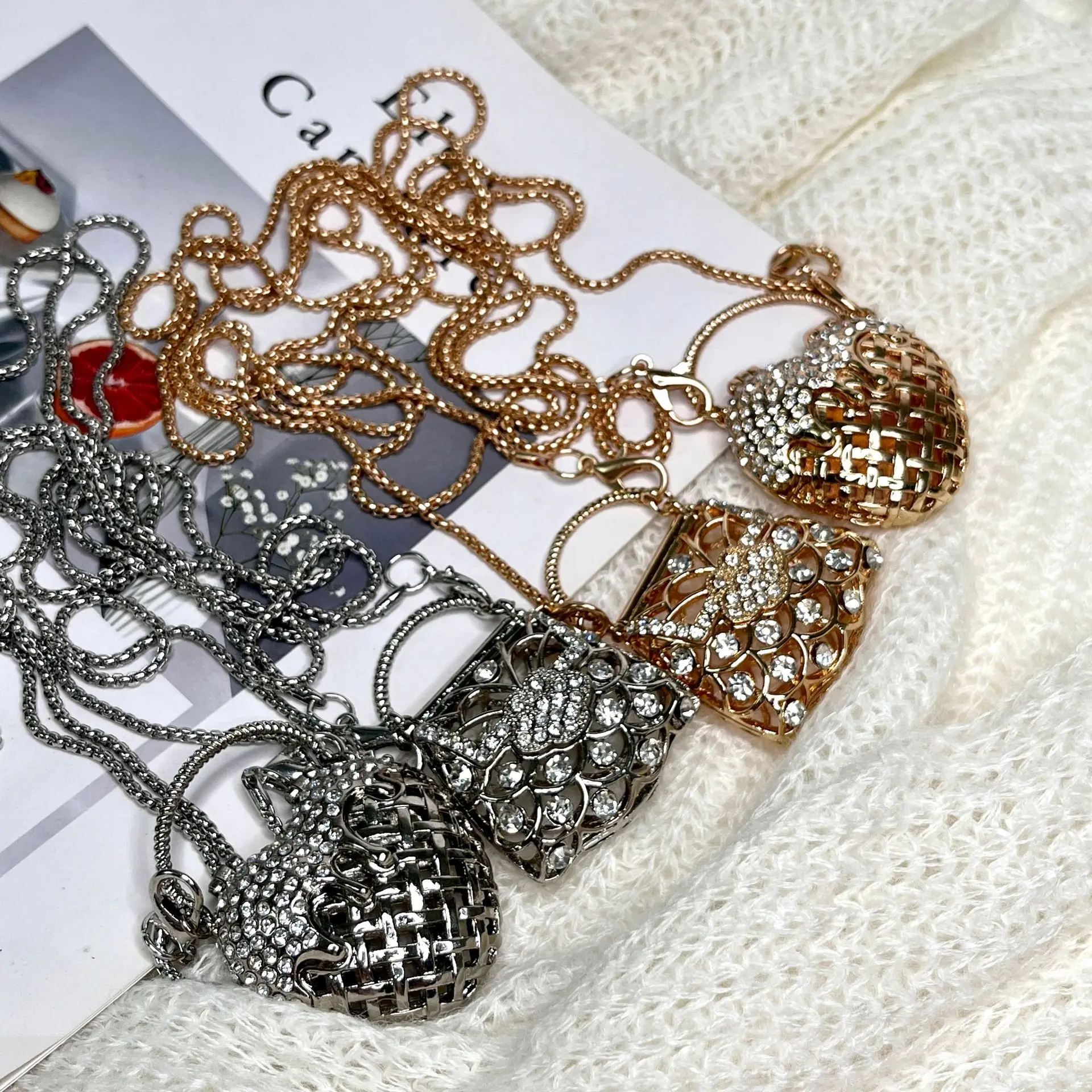 Designer Hollowed Out Heart- H - Women Bags Mini 评论和价格