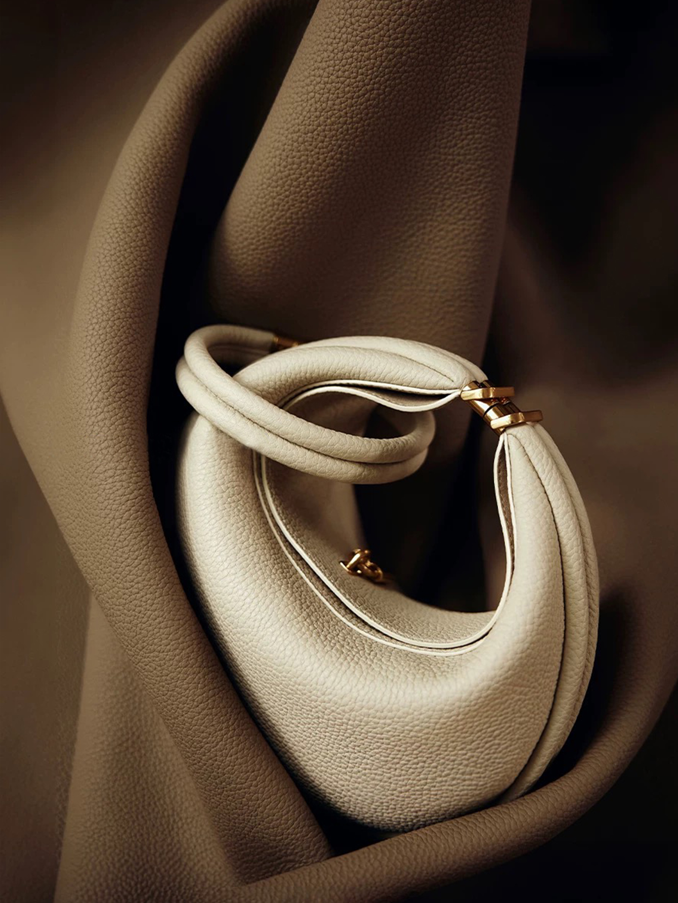 Fresh and casual versatile pin - Half Moon Crescent 评论和价格